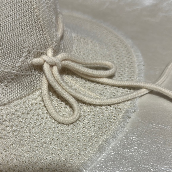 Sperry Cream Wide-Brimmed Sun Hat - Picture 3 of 6